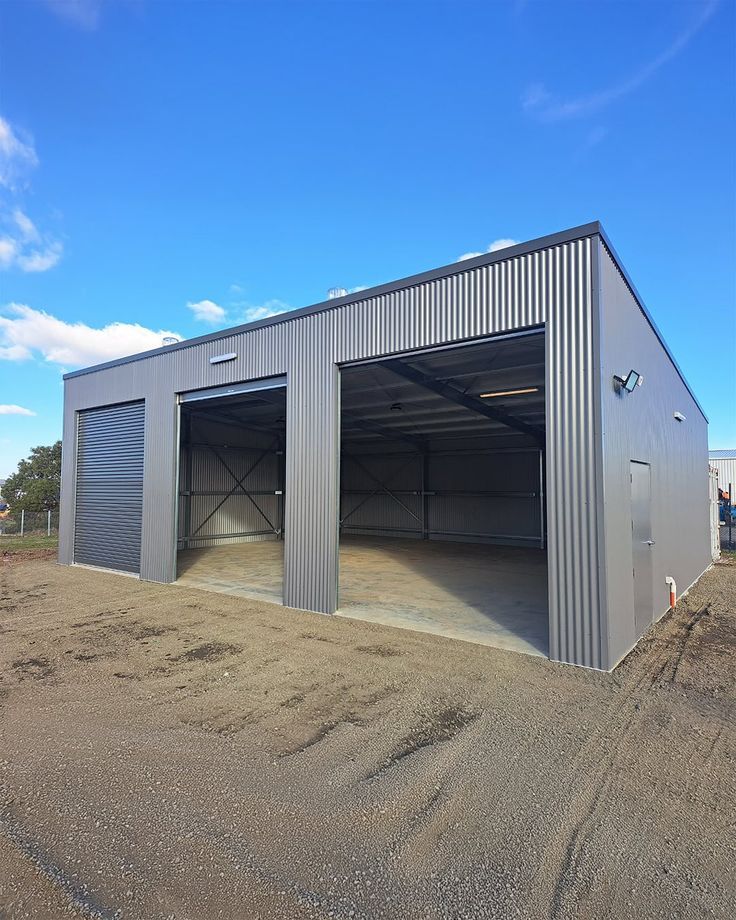 Escada metálica com patamar